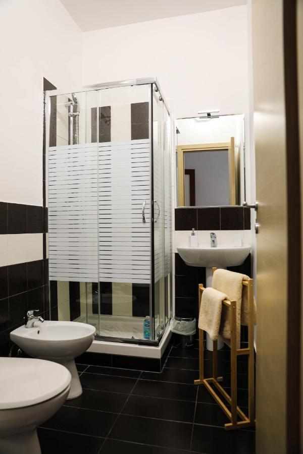 Aura Home Rent Of Rooms With Shared Kitchen Bari Esterno foto